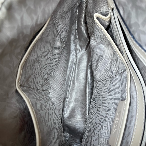 Michael Kors purse - Picture 5 of 7